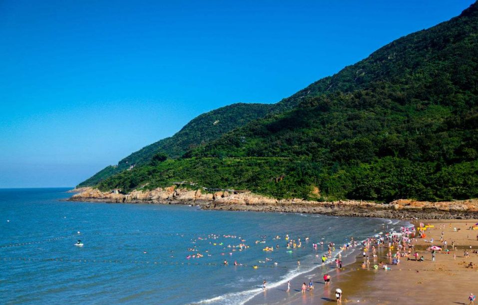 連云港花果山、連島海濱浴場(chǎng)、海底世界、傲來(lái)仙境純玩二日游,門票全含;無(wú)任何自費(fèi)景點(diǎn);398元/人;每周六發(fā)團(tuán)